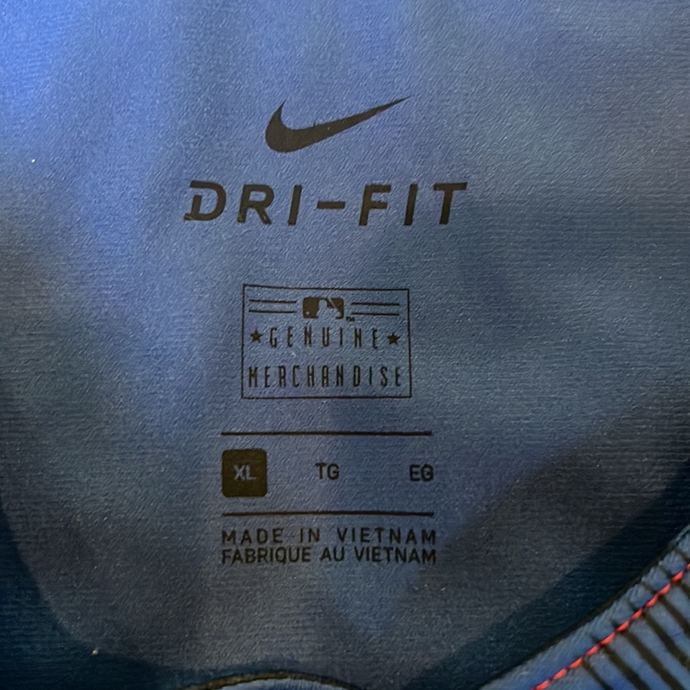 Chicago Cubs Nike Shirt - Picture 2 of 6